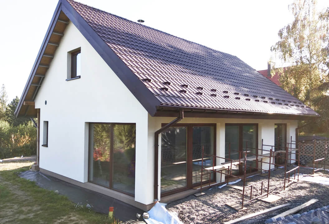 Stolarka okienna i drzwiowa - dom na konstrukcji stalowej