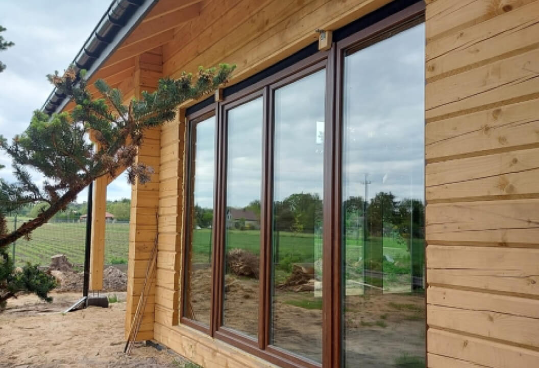 Stolarka okienna i drzwiowa - technologia z bali