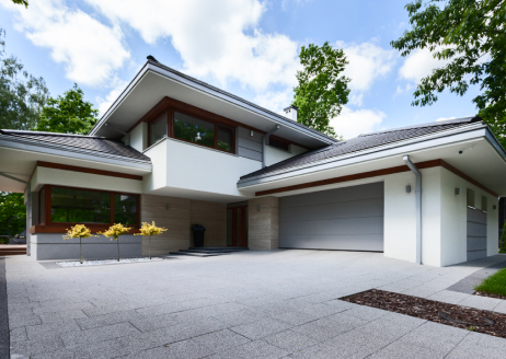 Dom piętrowy murowany w Rembertowie