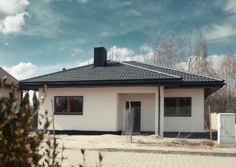 Parterowy dom z perlitu w Radomiu