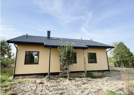 Dom parterowy prefabrykowany z dachem dwuspadowym